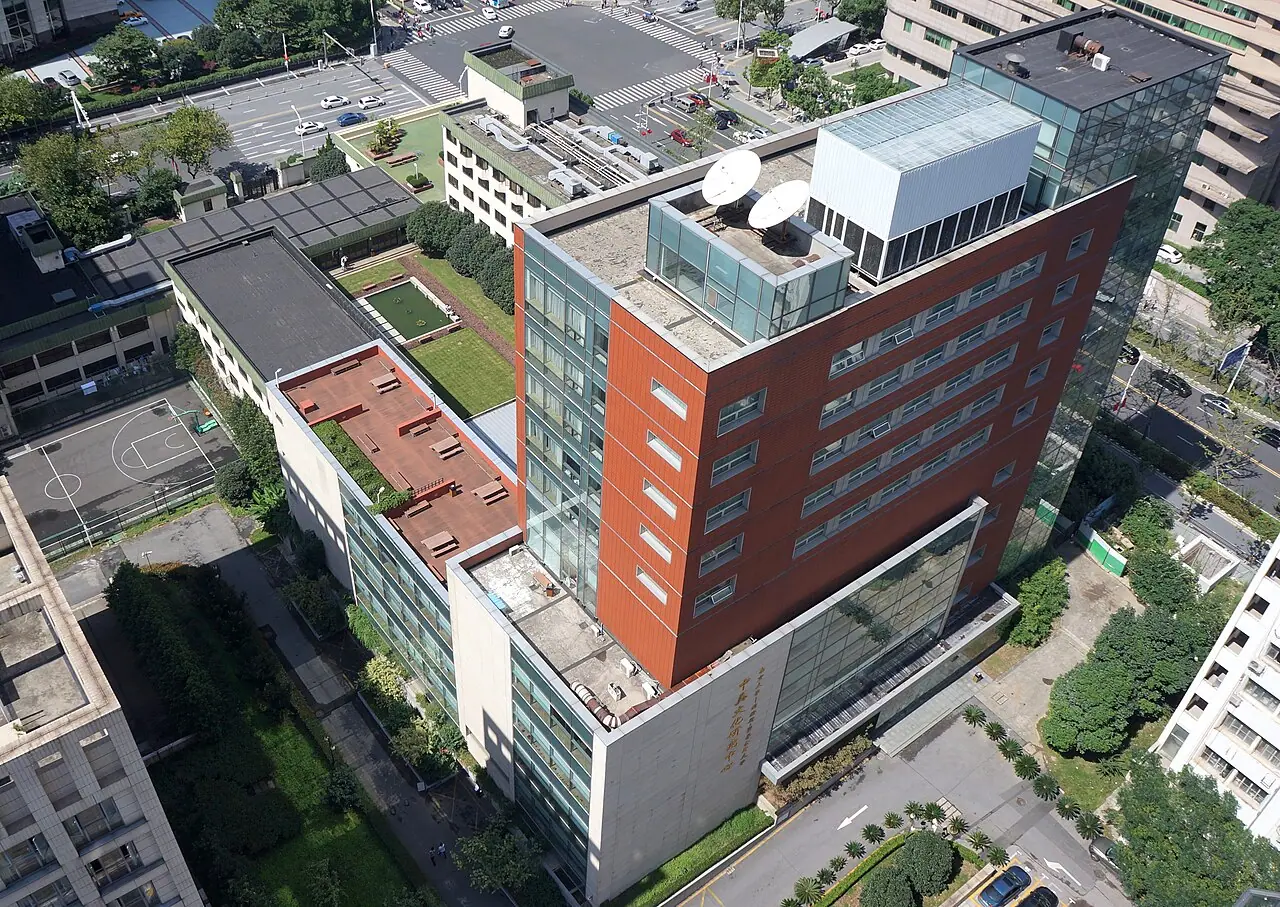 Nhìn từ trên cao xuống khu phức hợp Hopkins–Nanjing trong khuôn viên Đại học Nam Kinh
